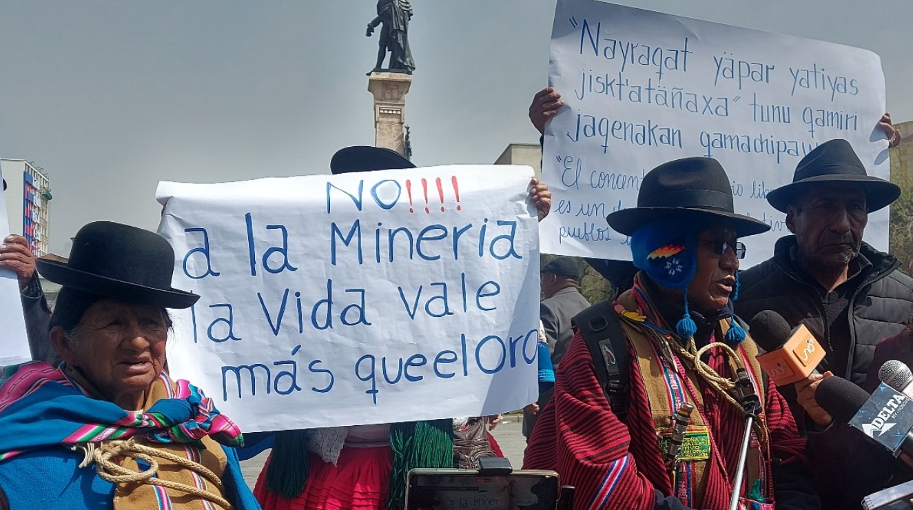 Comunarios de Viacha. Foto: ANF