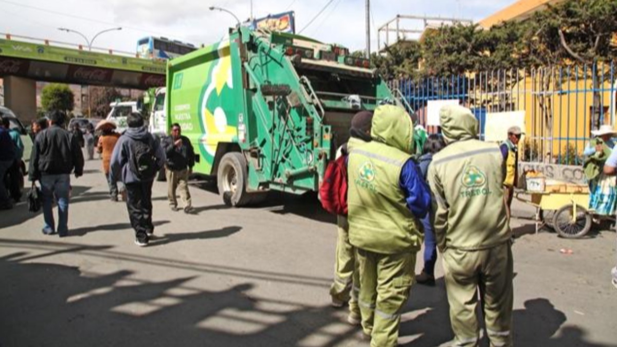 Trabajadoras de aseo urbano de El Alto. Foto: Oxígeno Digital
