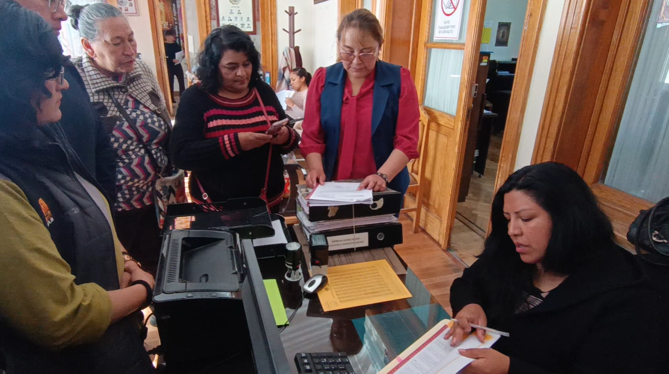 Entrega del proyecto de ley Agenda Urbana de Oruro. Foto: Cortesía María Eugenia Castañares