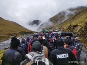 Intento de operativo en el municipio de Curva, en La Paz. Foto: AJAM