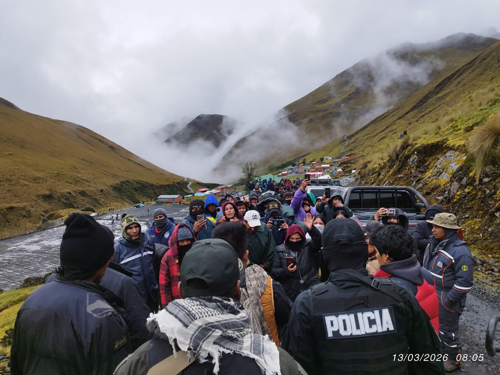 Intento de operativo en el municipio de Curva, en La Paz. Foto: AJAM