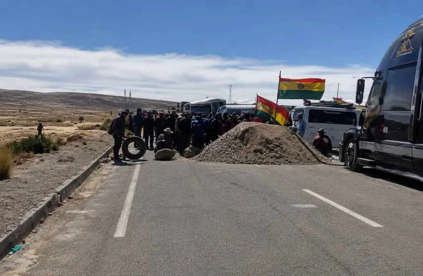 Puntos de bloqueo en Tambo Quemado (Foto: Radio Panamericana)