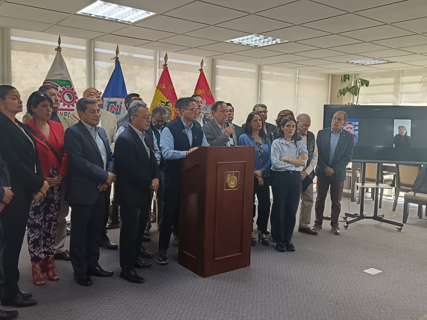 Conferencia de prensa de representantes de la industria farmacéutica. Foto: Cortesía Lidia Mamani