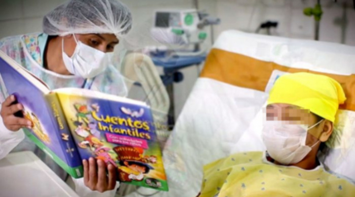 Un niño con cáncer en el Hospital Oncológico de la ciudad de La Paz/ABI