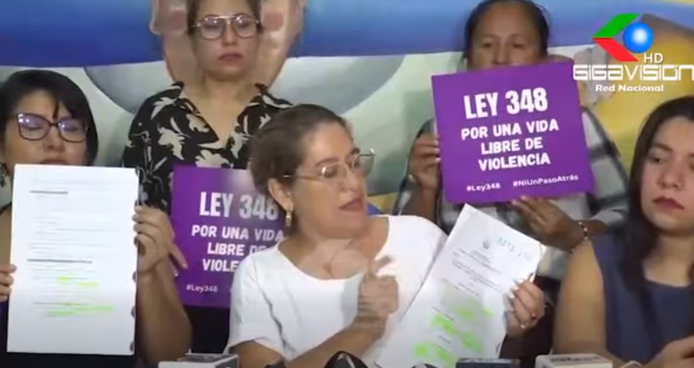 Conferencia de la Casa de la Mujer. Foto: Captura de pantalla de transmisión en vivo de la Red Gigavisión